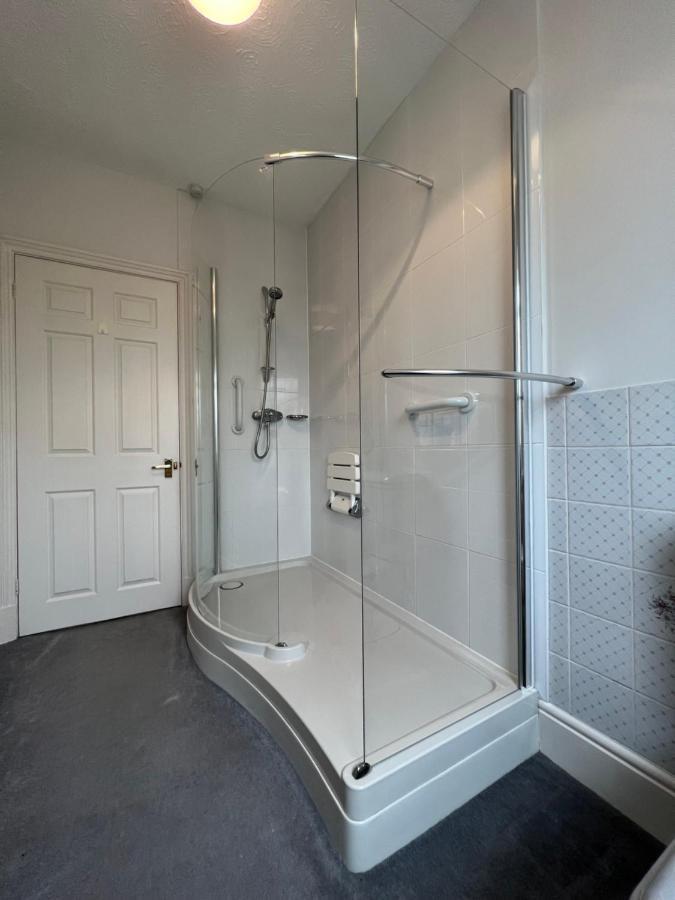 Spacious With Large Private Garden * Hilperton