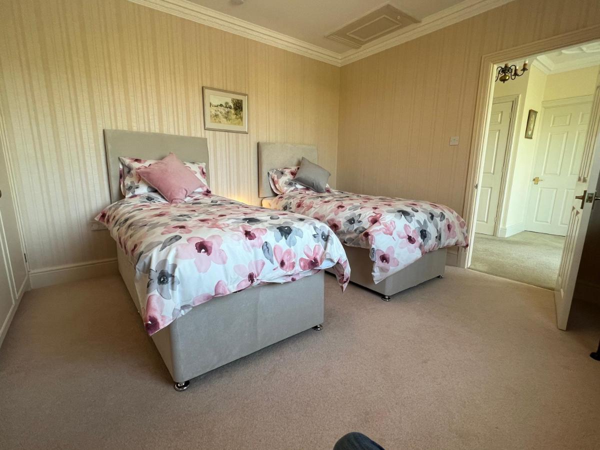 Spacious With Large Private Garden *