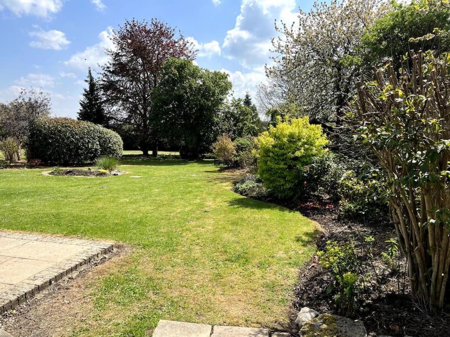 Holiday home Spacious With Large Private Garden Hilperton
